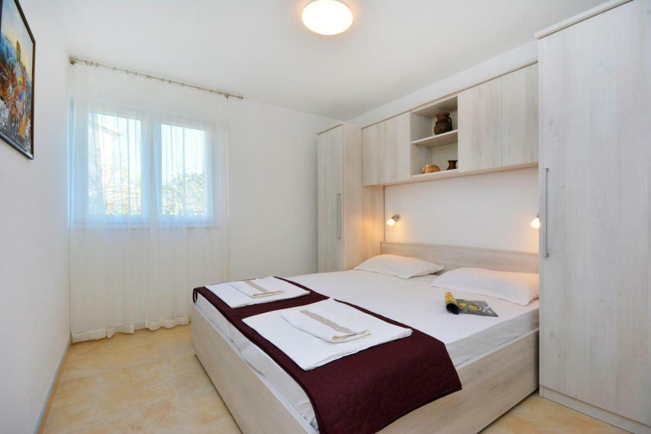 Apartment Reljic Seget Vranjica Exterior foto